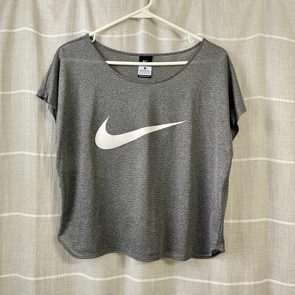 Nike Women's Heather Gray Short Sleeve Tee